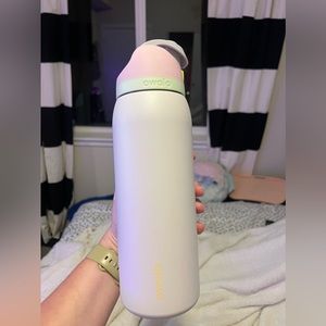 Owala Freesip 40oz. Cotton Candy